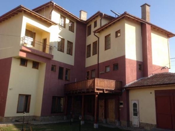 Хотел в Шипка - 525 кв.м за 610 €/кв.м - Снимка #1