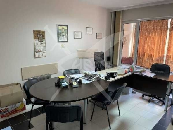 Тристаен апартамент в Пловдив, Кършияка - 97 кв.м за 1722 €/кв.м - Снимка #1