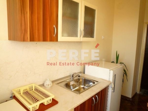 Дава се под наем Тристаен апартамент в Бургас, Център - 75 кв.м за 331.5 € - Снимка #1