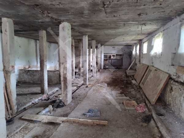 Промишлена сграда в с. Боянци, Област Пловдив - 800 кв.м за 34 €/кв.м - Снимка #1