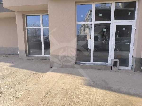 Дава се под наем Магазин в Пловдив, Христо Смирненски - 98 кв.м за 1000 € - Снимка #1