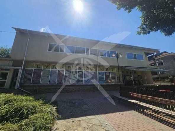 Дава се под наем Магазин в Карнобат - 100 кв.м за 83000 € - Снимка #1