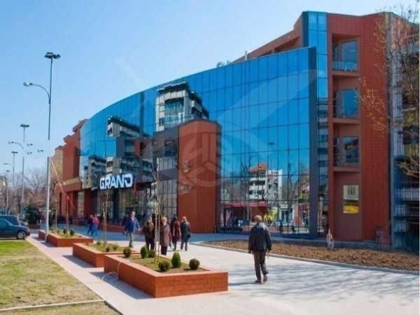 Магазин в Пловдив, Каменица 1 - 64 кв.м за 837 €/кв.м - Снимка #1