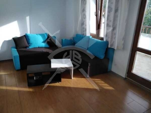Тристаен апартамент в Бургас, Център - 131 кв.м за 1227 €/кв.м - Снимка #1