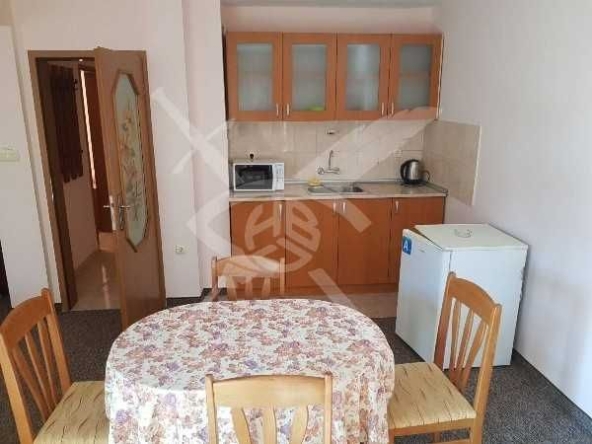 Къща в Поморие - 640 кв.м за 510 €/кв.м - Снимка #1