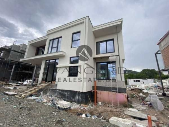 Къща в с. Марково, Област Пловдив - 326 кв.м за 626 €/кв.м - Снимка #1