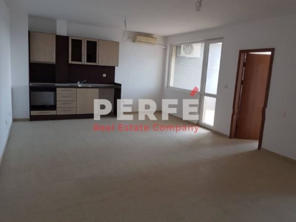 Тристаен апартамент в к.к. Слънчев бряг - 82 кв.м за 915 €/кв.м - Снимка #1