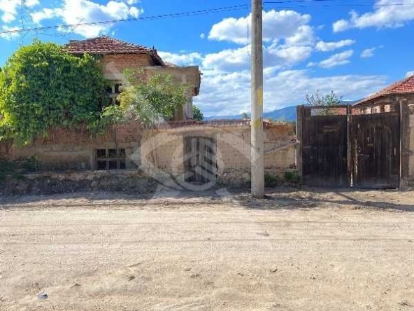 Къща в с. Каравелово, Област Пловдив - 110 кв.м за 140 €/кв.м - Снимка #1