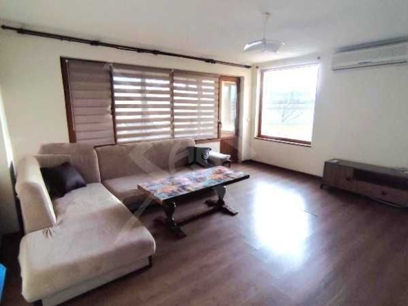 Дава се под наем Къща в с. Костиево, Област Пловдив - 145 кв.м за 797.64 € - Снимка #1
