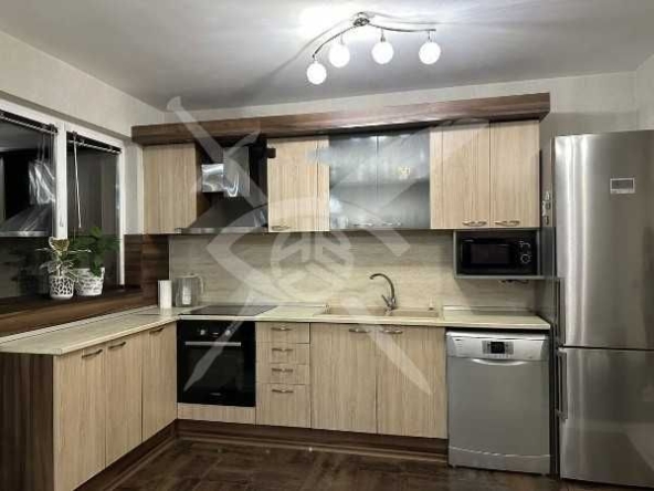Многостаен апартамент в Бургас, Лазур - 111 кв.м за 1590 €/кв.м - Снимка #1
