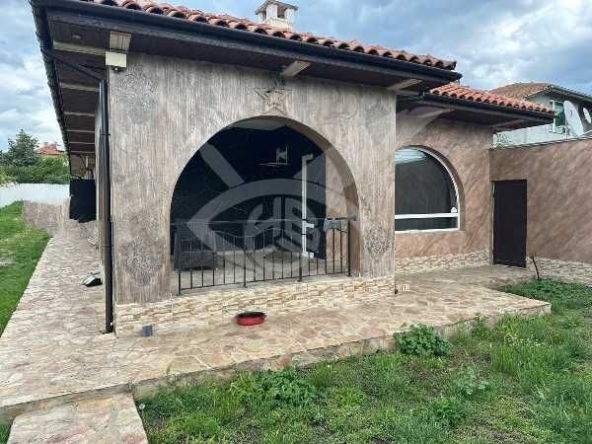 Къща в с. Рудник, Област Бургас - 300 кв.м за 425 €/кв.м - Снимка #1