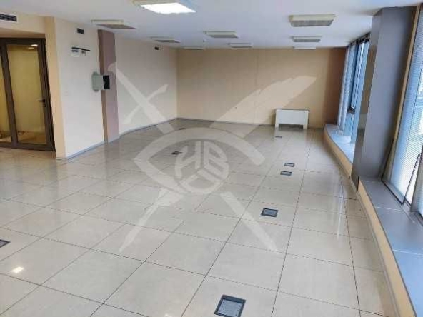 Дава се под наем Офис в Бургас, Изгрев - 277 кв.м за 258345.09 € - Снимка #1