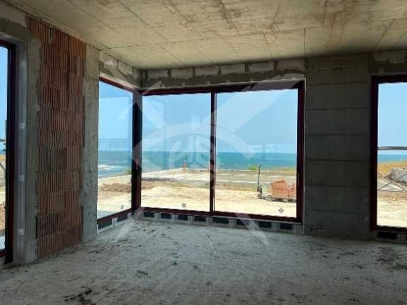 Къща в Царево - 300 кв.м за 1530 €/кв.м - Снимка #1