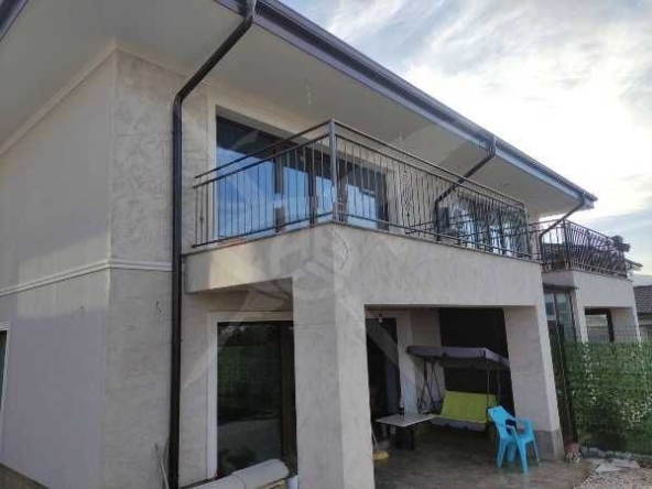 Къща в с. Марково, Област Пловдив - 250 кв.м за 476 €/кв.м - Снимка #1