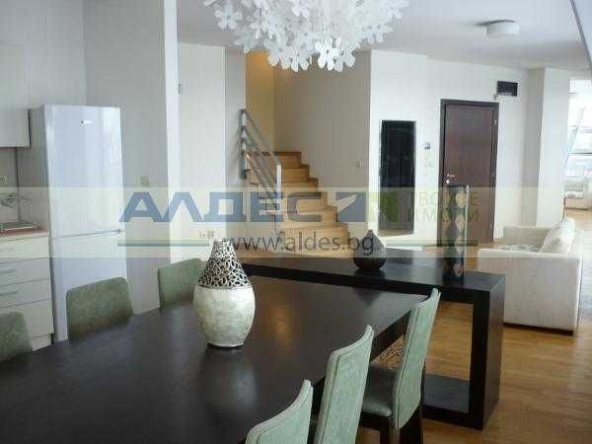 Дава се под наем Тристаен апартамент в София, Докторски паметник - 243 кв.м за 2144.55 € - Снимка #1