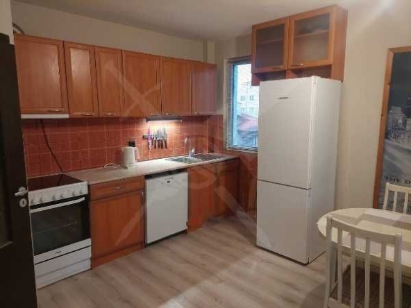 Дава се под наем Тристаен апартамент в Пловдив, Център - 70 кв.м за 598.23 € - Снимка #1