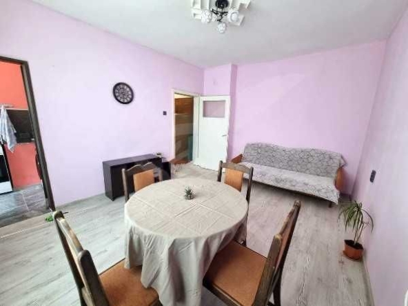 Дава се под наем Тристаен апартамент в Бургас, Лазур - 79 кв.м за 677.79 € - Снимка #1