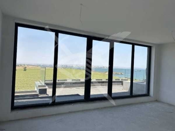 Тристаен апартамент в Бургас, Крайморие - 174 кв.м за 614 €/кв.м - Снимка #1
