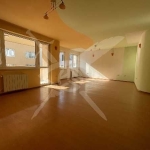 Къща в Пловдив, Център - 582 кв.м за 613 €/кв.м - Снимка #1