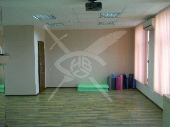Дава се под наем Офис в Пловдив, Център - 73 кв.м за 398.82 € - Снимка #1