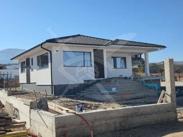 Къща в с. Белащица, Област Пловдив - 140 кв.м за 1089 €/кв.м - Снимка #1
