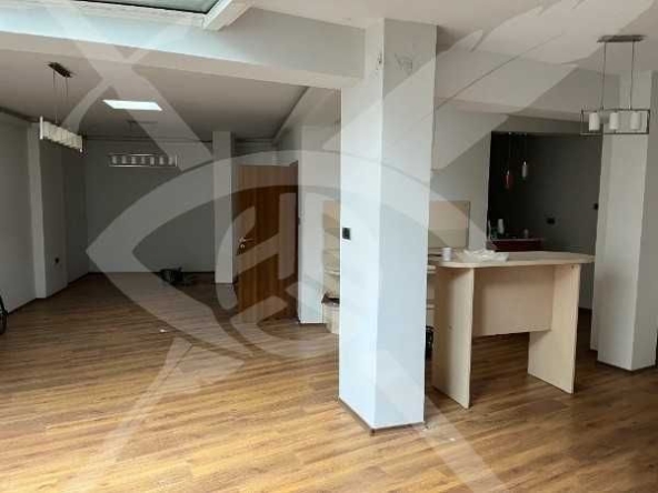 Дава се под наем Офис в Пловдив, Център - 75 кв.м за 222436.5 € - Снимка #1