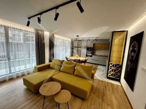Дава се под наем Двустаен апартамент в Пловдив, Христо Смирненски - 80 кв.м за 1097.01 € - Снимка #1