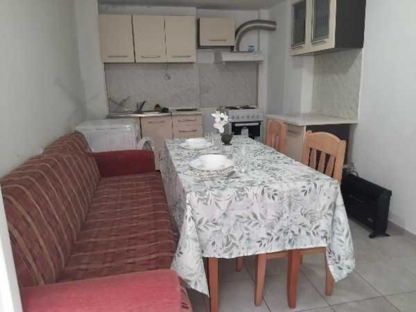 Дава се под наем Двустаен апартамент в Варна, Колхозен пазар - 50 кв.м за 378.93 € - Снимка #1