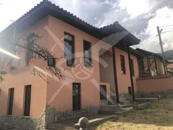 Къща в Клисура - 180 кв.м за 142 €/кв.м - Снимка #1