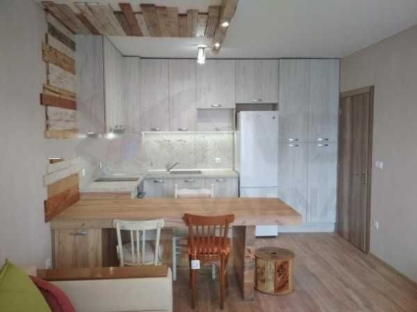 Дава се под наем Тристаен апартамент в Варна, Левски - 97 кв.м за 757.86 € - Снимка #1