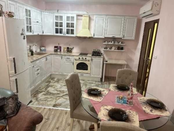 Дава се под наем Двустаен апартамент в Варна, м-т Евксиноград - 75 кв.м за 997.05 € - Снимка #1