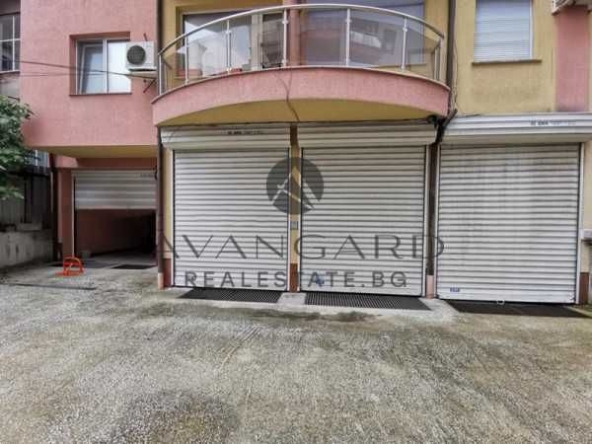 Гараж / Паркомясто в Пловдив, Кючук Париж - 57 кв.м за 913 €/кв.м - Снимка #1