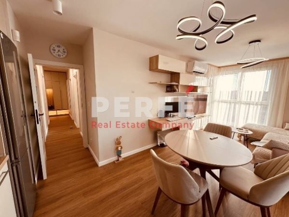 Дава се под наем Тристаен апартамент в Бургас, Изгрев - 98 кв.м за 1050 € - Снимка #1