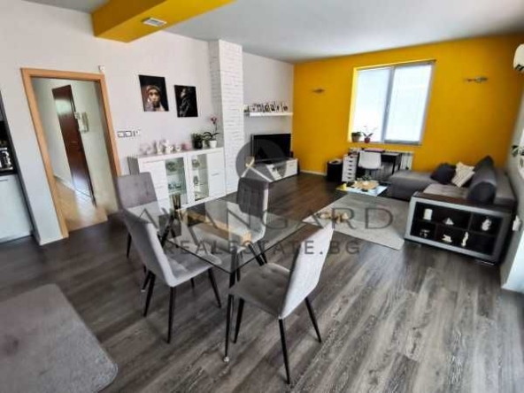 Тристаен апартамент в Пловдив, Център - 103 кв.м за 2428 €/кв.м - Снимка #1
