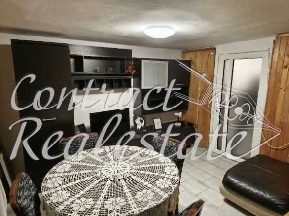 Дава се под наем Тристаен апартамент в Варна, Цветен квартал - 86 кв.м за 306 € - Снимка #1