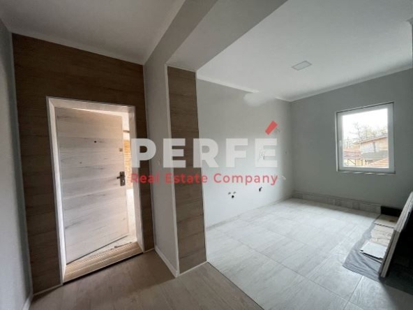 Тристаен апартамент в Бургас, Център - 107 кв.м за 1300 €/кв.м - Снимка #1