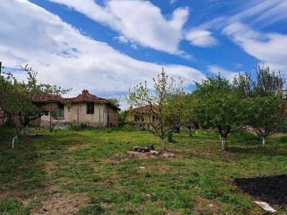 Парцел в с. Каравелово, Област Пловдив - 710 кв.м за 11 €/кв.м - Снимка #1