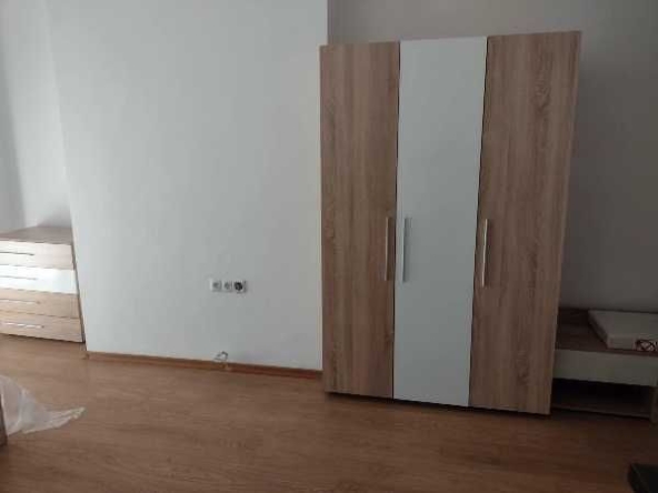 Дава се под наем Ателие в к.к. Слънчев бряг - 40 кв.м за 81.6 € - Снимка #1