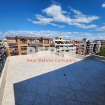 Четиристаен апартамент в Поморие - 200 кв.м за 1000 €/кв.м - Снимка #1