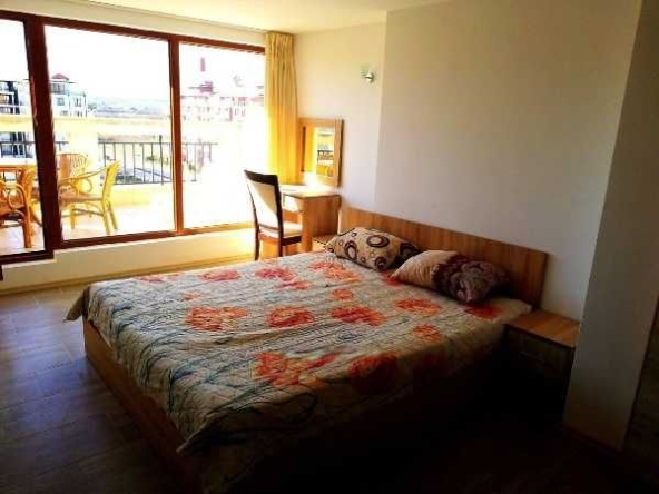 Дава се под наем Тристаен апартамент в к.к. Слънчев бряг - 100 кв.м за 255 € - Снимка #1