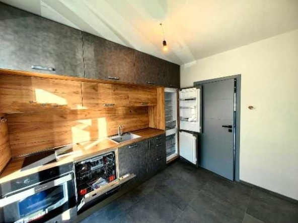 Двустаен апартамент в Пловдив, Кършияка - 64 кв.м за 1375 €/кв.м - Снимка #1