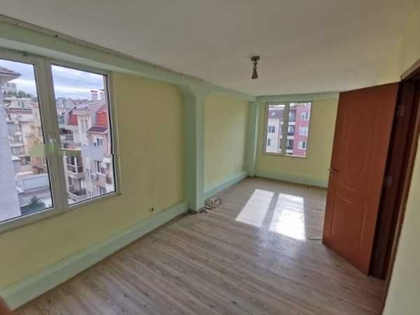 Тристаен апартамент в Пловдив, Младежки Хълм - 62 кв.м за 1613 €/кв.м - Снимка #1