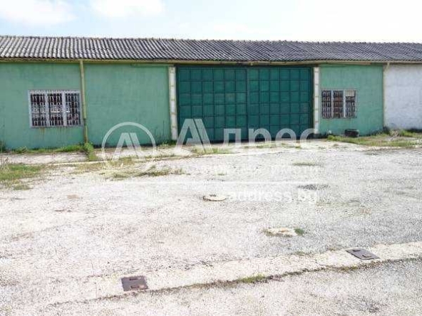 Промишлена сграда в Разград, Център - 2700 кв.м за 130 €/кв.м - Снимка #1