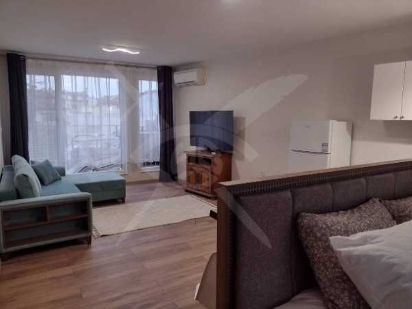 Едностаен апартамент в Бургас, Център - 72 кв.м за 3035 €/кв.м - Снимка #1