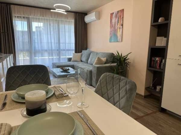 Двустаен апартамент в Пловдив, Младежки Хълм - 70 кв.м за 1152 €/кв.м - Снимка #1