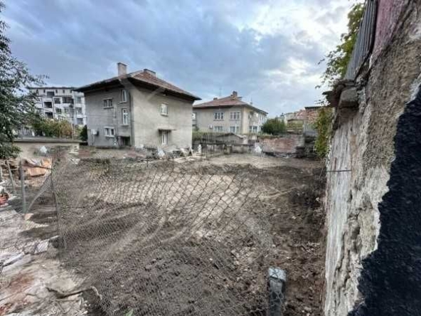 Парцел в Карлово - 348 кв.м за 317 €/кв.м - Снимка #1