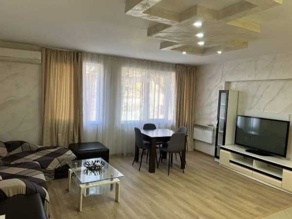 Двустаен апартамент в Бургас, Лазур - 67 кв.м за 2432 €/кв.м - Снимка #1