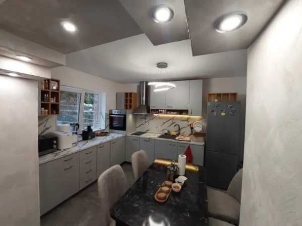 Къща в с. Цалапица, Област Пловдив - 200 кв.м за 1000 €/кв.м - Снимка #1