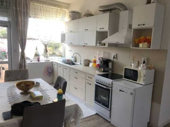 Къща в с. Брестник, Област Пловдив - 320 кв.м за 1032 €/кв.м - Снимка #1