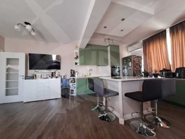 Тристаен апартамент в Пловдив, Южен - 104 кв.м за 1924 €/кв.м - Снимка #1